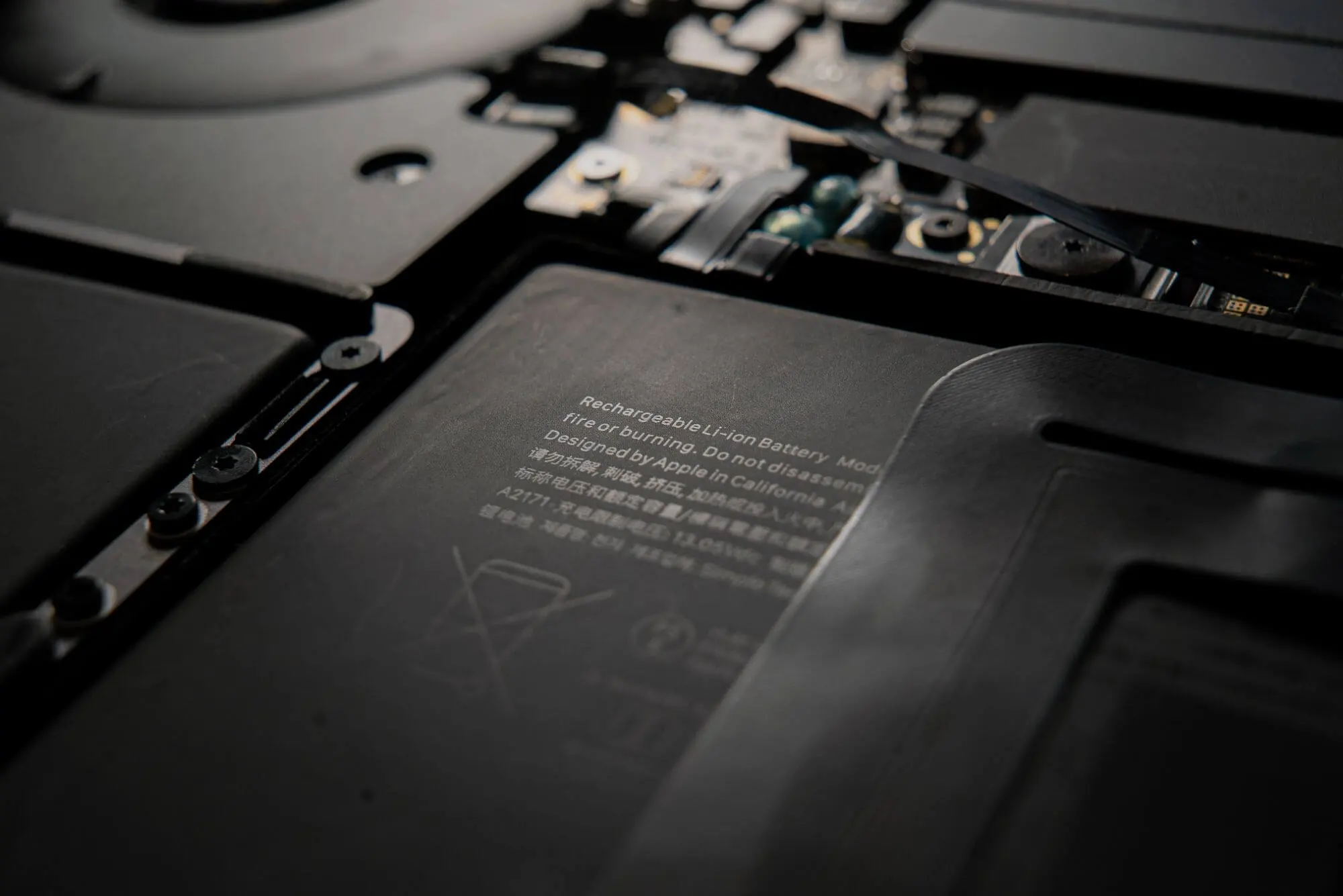 wymiana baterii macbook - serwis laptopów Wrocław